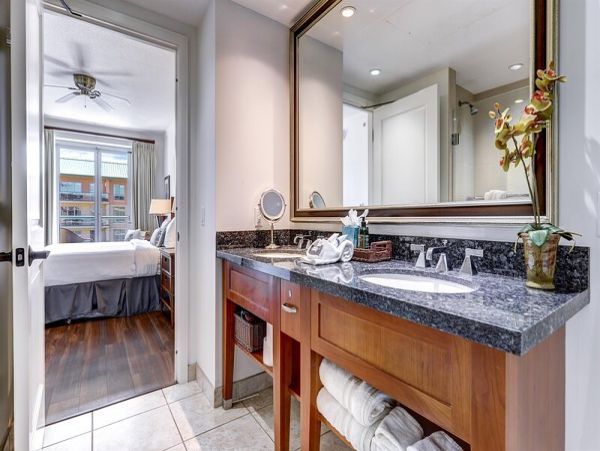 Two Bedroom Luxury Amenities Beach Condo Maui